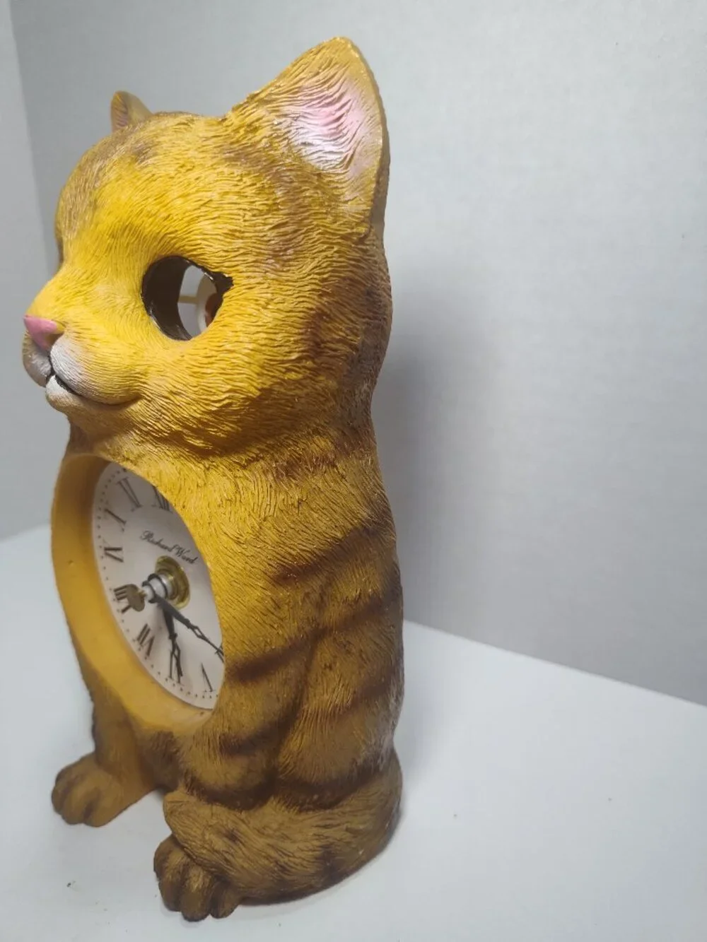 Richard Ward Winking Cat Mantle or Wall Clock Moving Eyes Quartz Works Tested